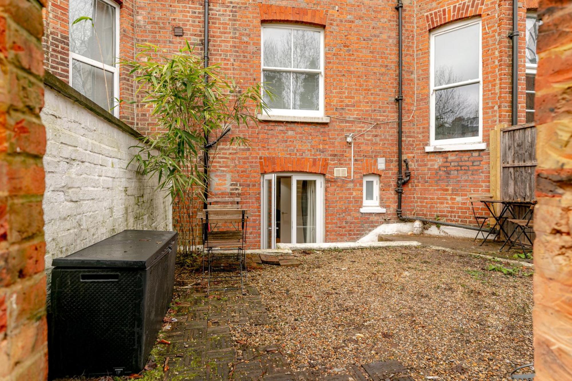 Fairhazel Gardens Studios London Room photo