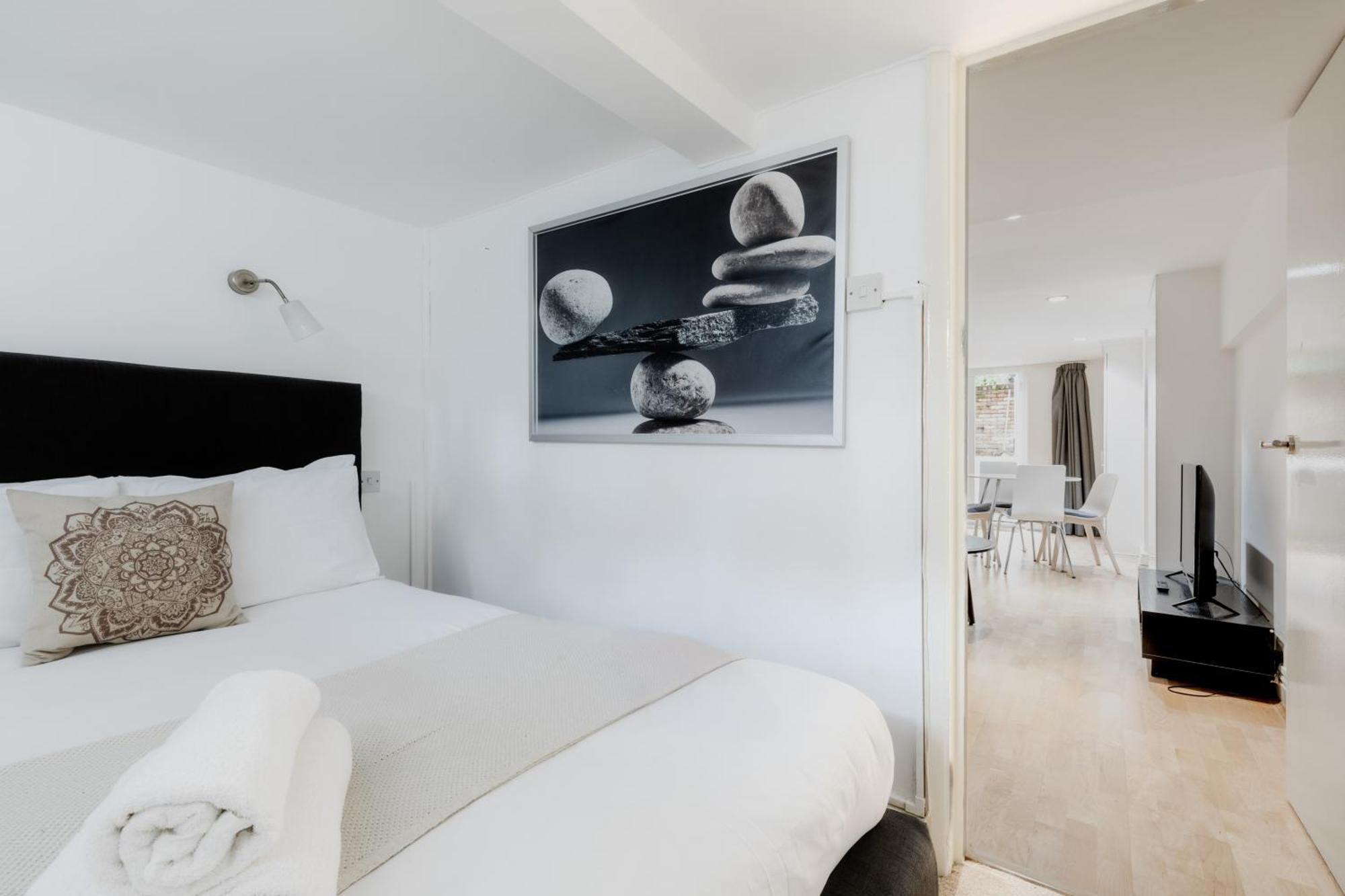 Fairhazel Gardens Studios London Room photo