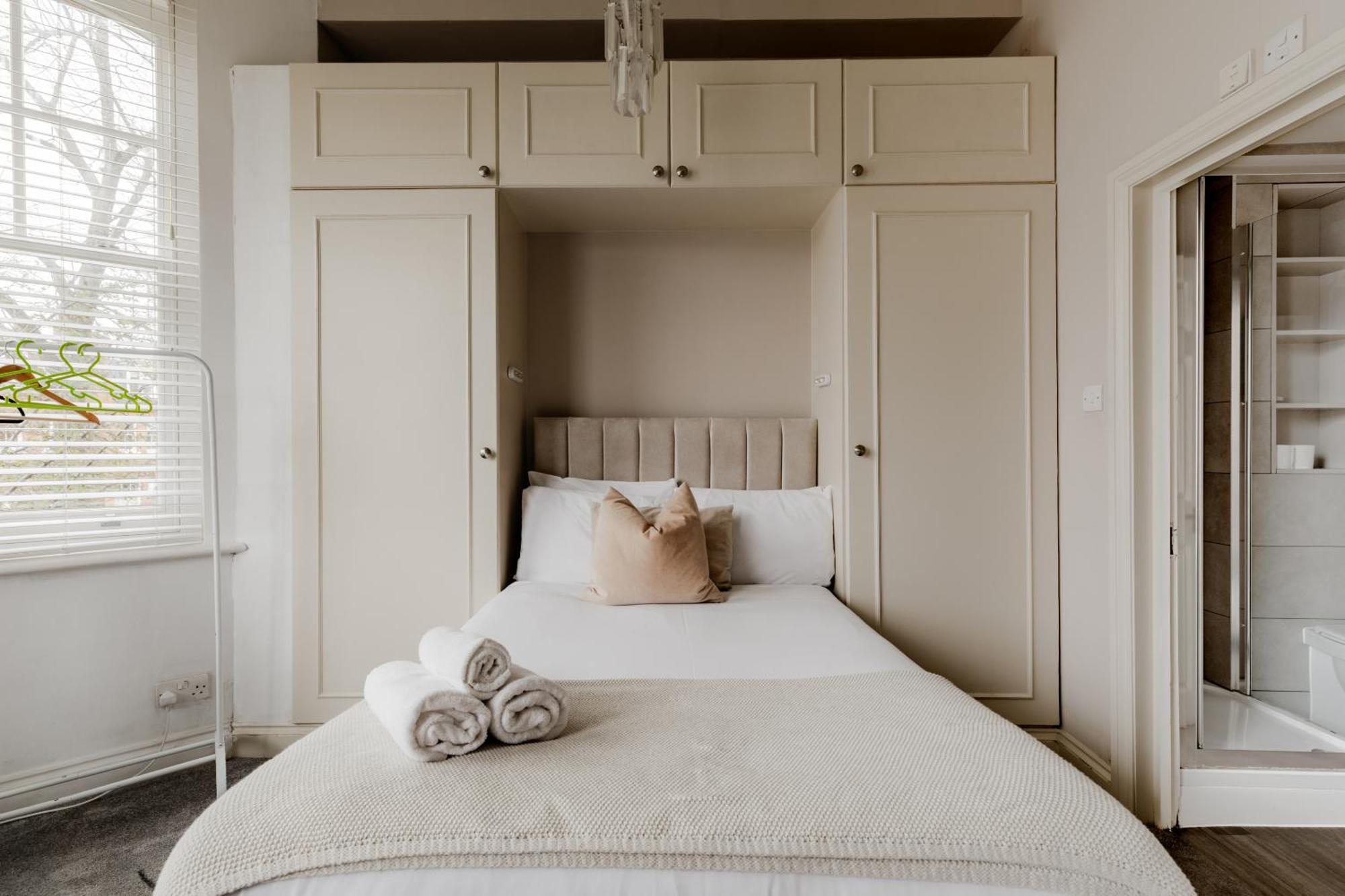 Fairhazel Gardens Studios London Room photo